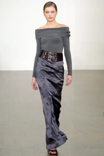 Look 16